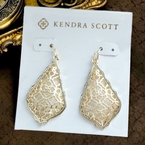 KENDRA SCOTT • Addie Filigree Drop Earrings - Picture 4 of 4